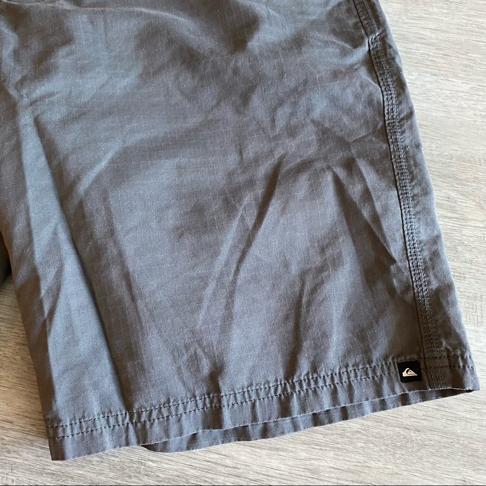 Men’s Quiksilver Shorts - Picture 6 of 13